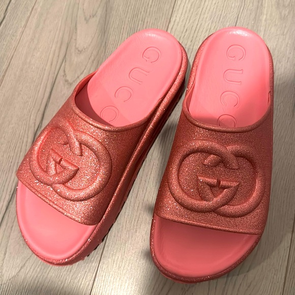 Gucci platform slides only worn twice. In great condition. - Picture 1 of 3